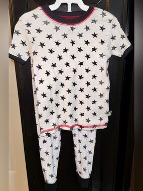 NWOT Kids Star-Print Short Sleeve Pajama Set - White with Black Stars